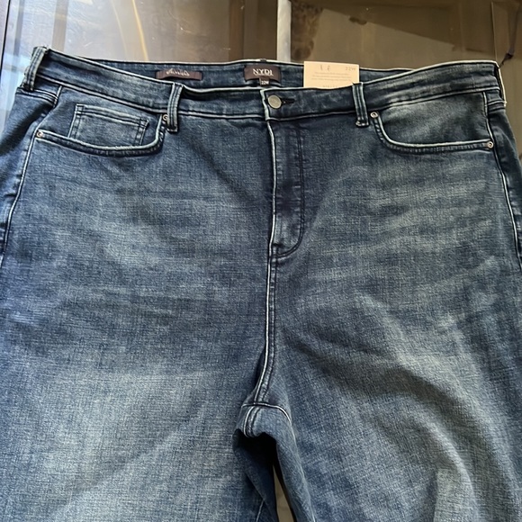 NYDJ Margot Girlfriend Jeans In Plus Size
With Roll Cuffs. - Picture 6 of 11